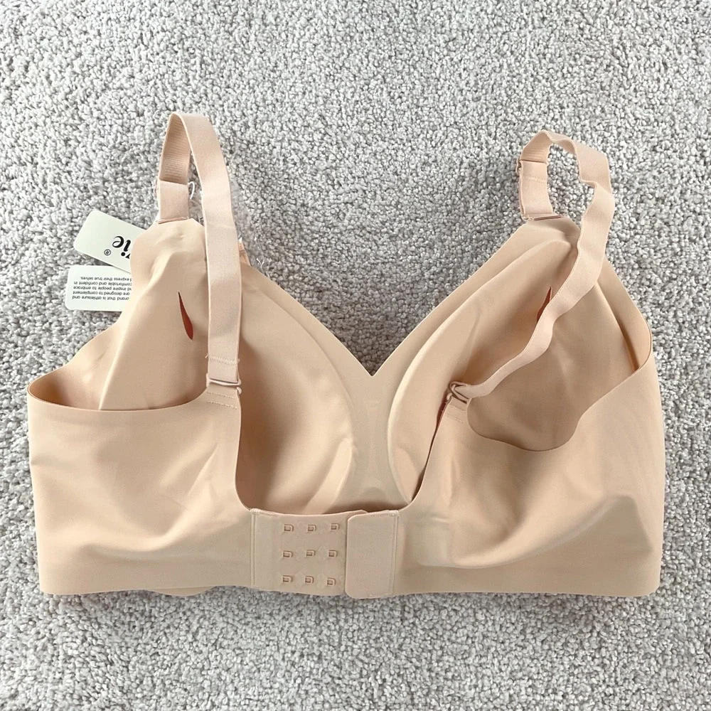 VertVie Wireless‎ Support Bra Beige Convertible Straps Seamless Scalloped Large